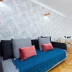 شقة By Renters *