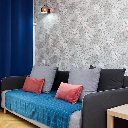 Apartment By Renters *
