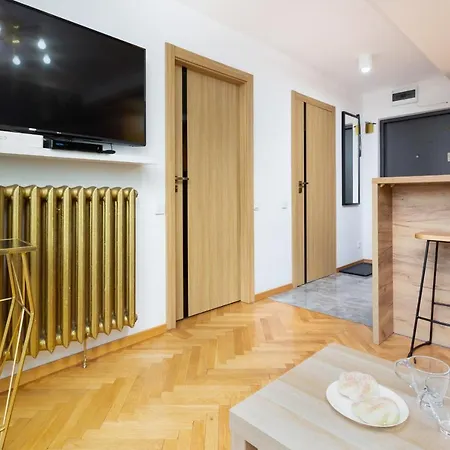 Апартаменты By Renters *